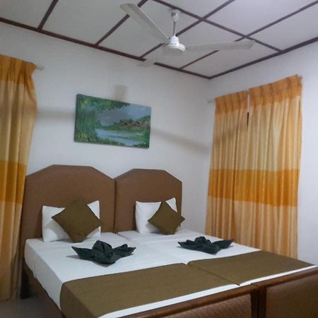 Thilaka City Hotel Anuradhapura Exterior photo